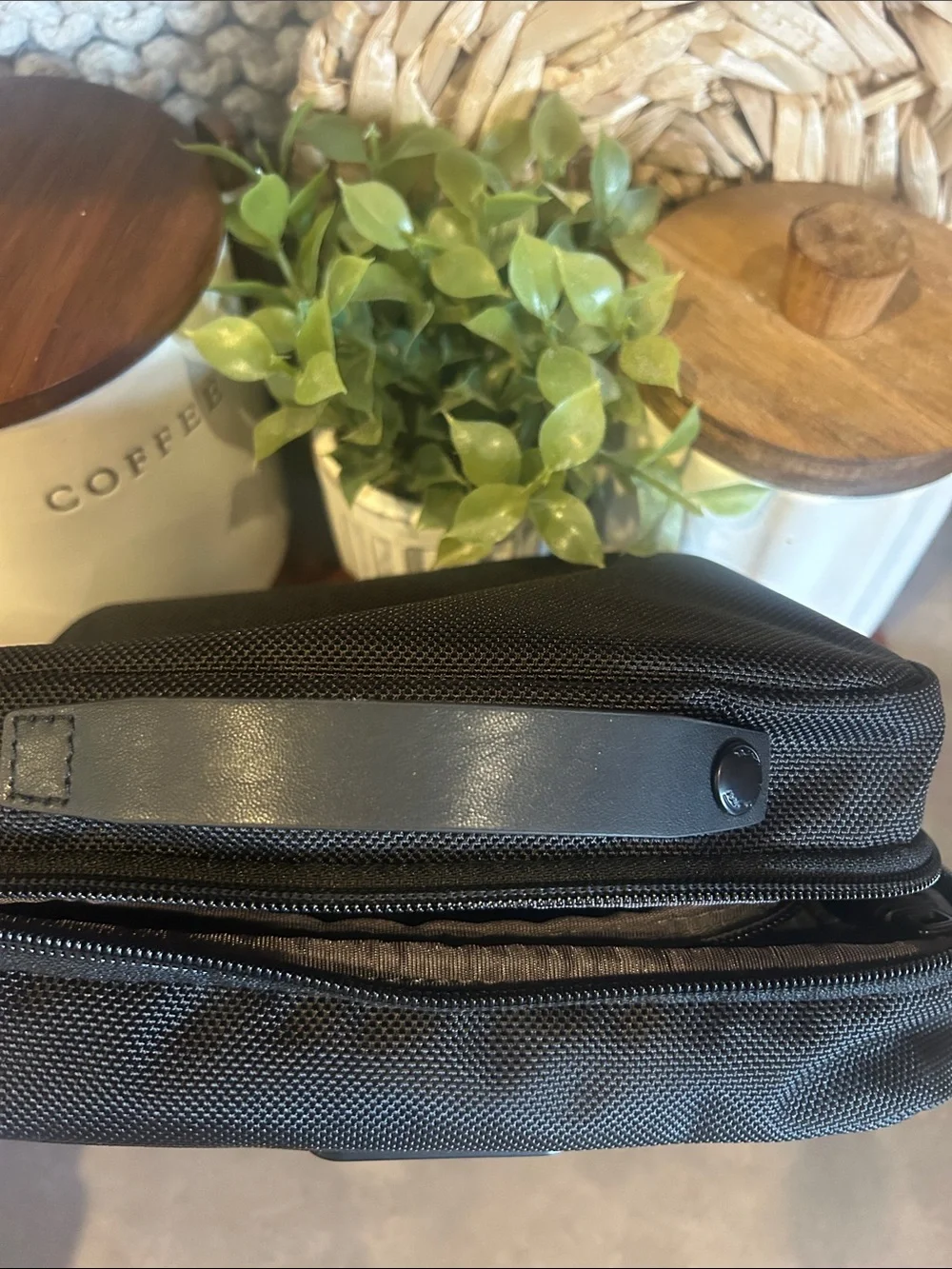 Tumi stay organized